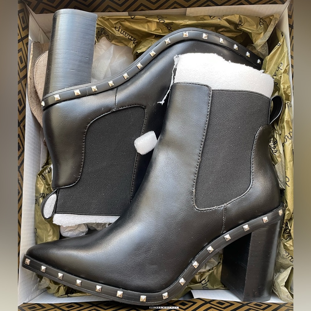 Black leather ankle boots with studs - NEVER WORN!